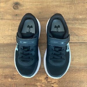 Boys UA PS Surge 2 AC sneakers size 10.5